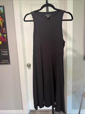 Athleta Black Sleeveless Knee Length Dress